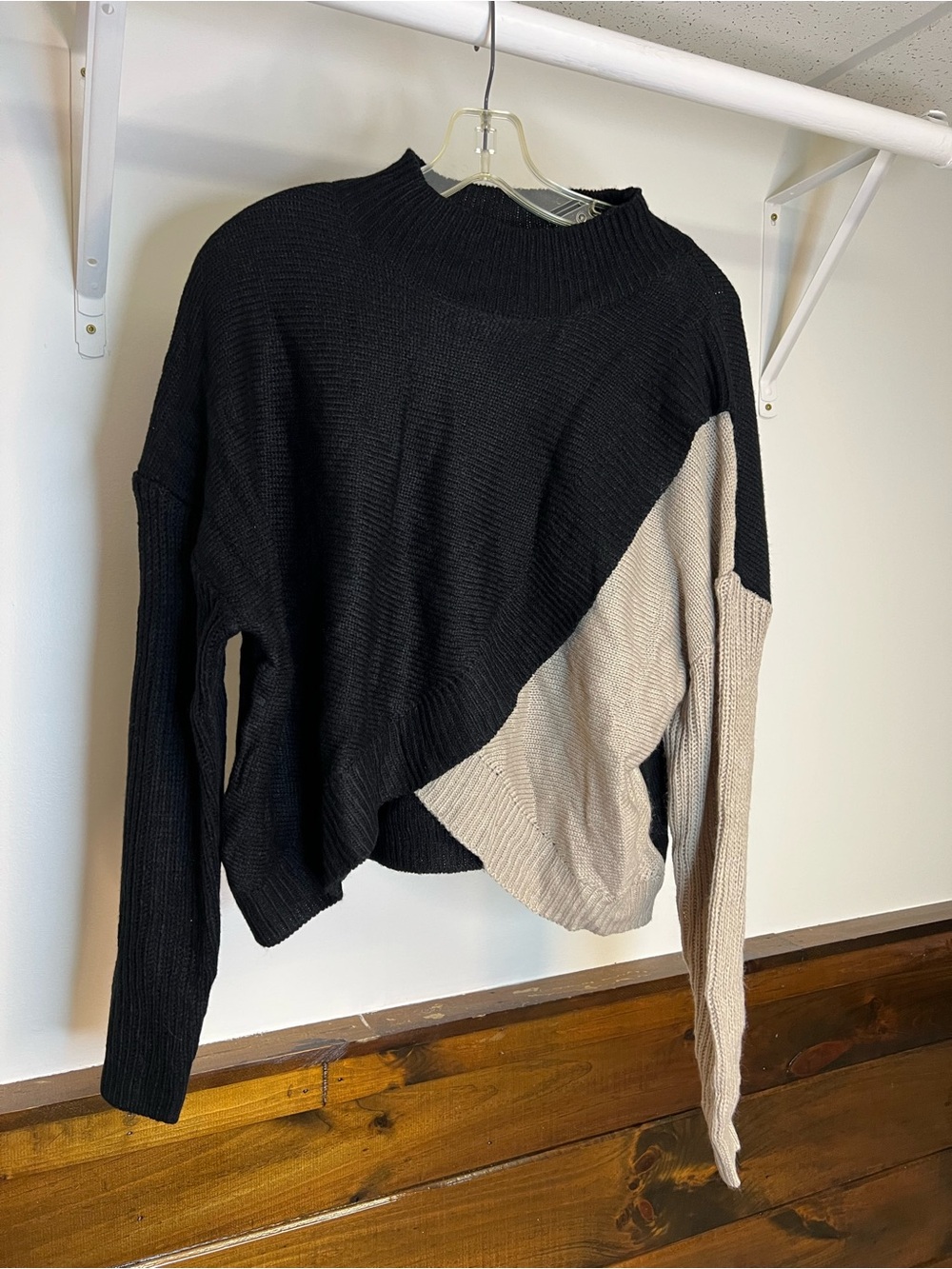 Amazon Black & Beige Colorblock‎ Turtleneck Sweater- L